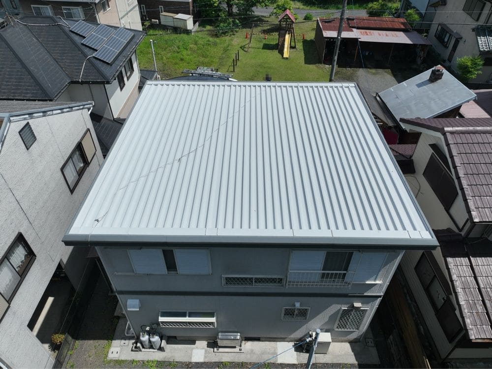 橿原市の屋根塗装をリペイント匠が施工した写真