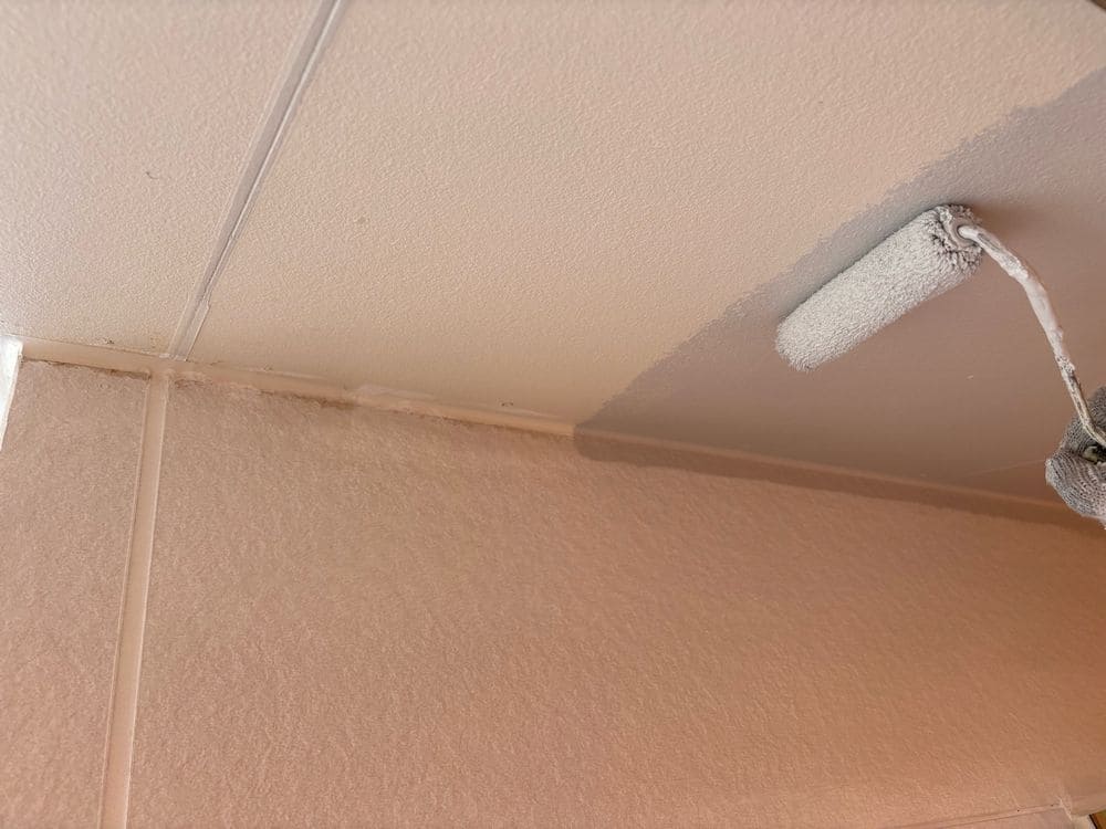K様(生駒市)軒天_1回目 生駒市の外壁塗装、屋根塗装をリペイント匠が施工した写真