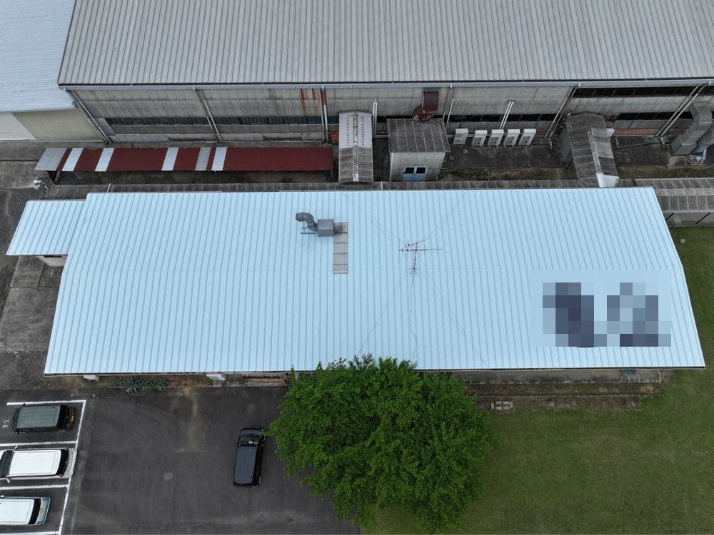 生駒市の屋根塗装をリペイント匠が施工した写真