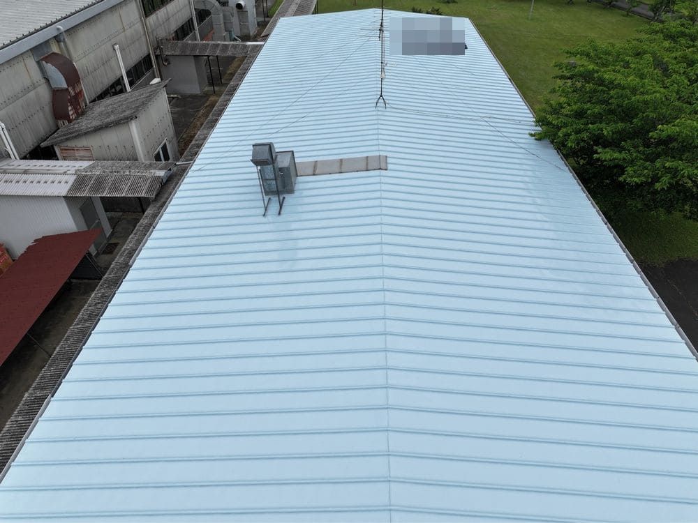 生駒市の屋根塗装をリペイント匠が施工した写真