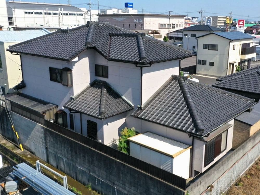 Y様(津)施工後_外壁全体 (2) 奈良市の外壁塗装をリペイント匠が施工した写真
