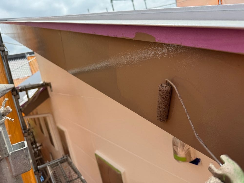 K様(生駒市)破風_2回目 生駒市の外壁塗装、屋根塗装をリペイント匠が施工した写真