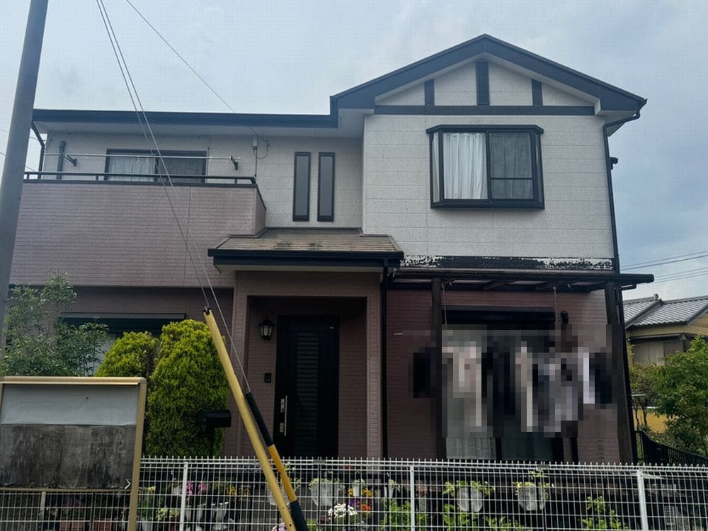 H様(鈴鹿)施工前_外壁全体 生駒市の外壁塗装、屋根塗装、防水工事をリペイント匠が施工した写真