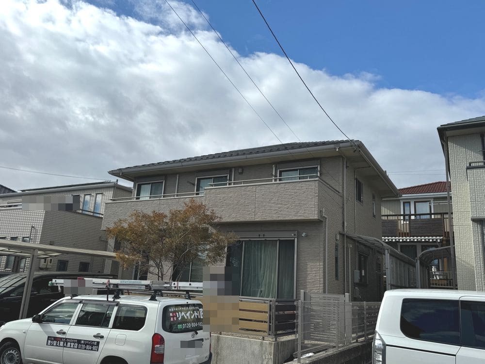 U様(三重郡奈良市)施工前_外壁全体 (1) 三重郡奈良市の外壁塗装をリペイント匠が施工した写真