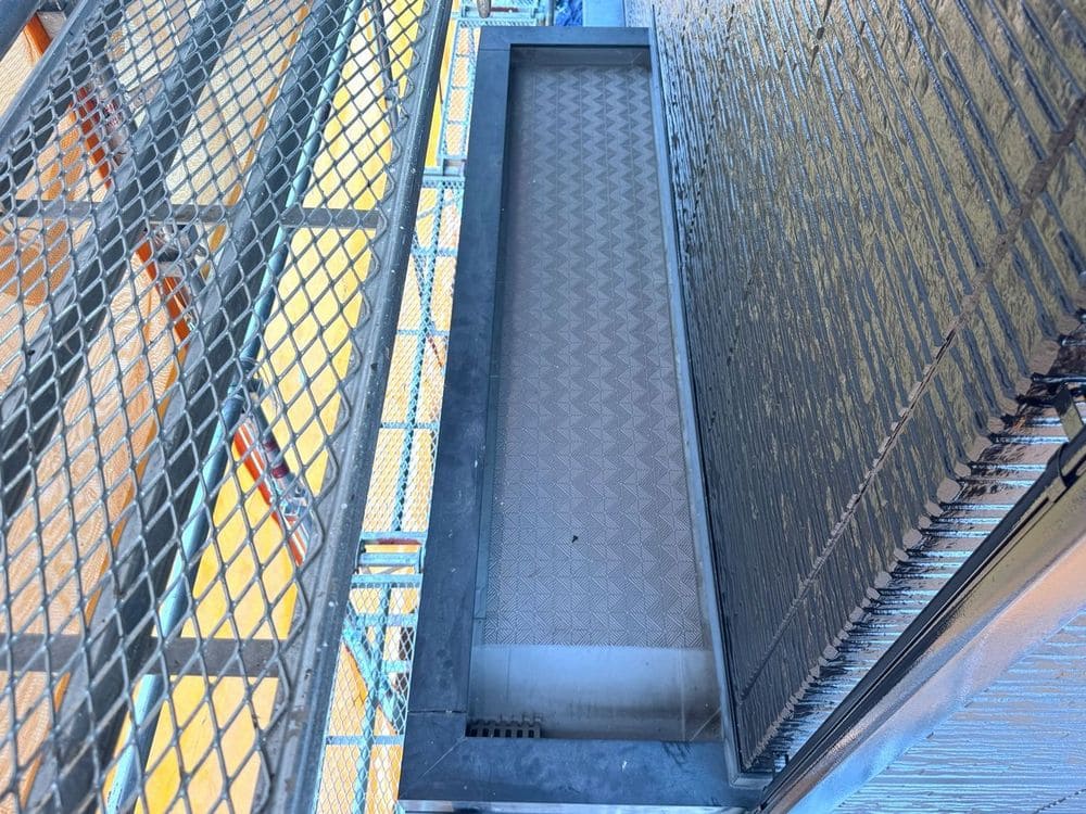 H様(津)防水(施工前) (2) 奈良市の外壁塗装、防水工事をリペイント匠が施工した写真
