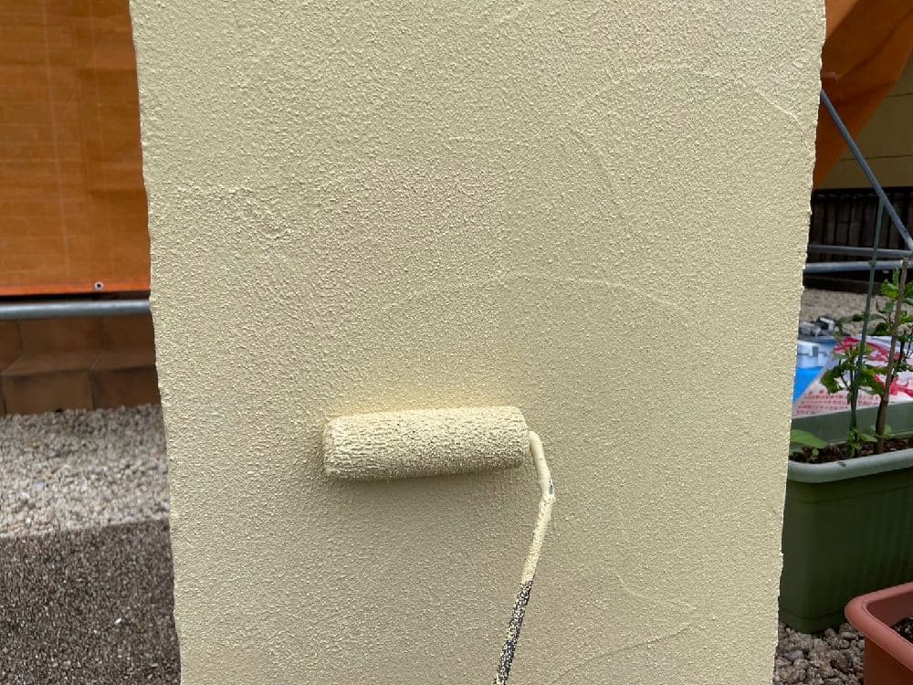 O様(津)塀(上塗り) (2) 奈良市の外壁塗装、屋根塗装をリペイント匠が施工した写真