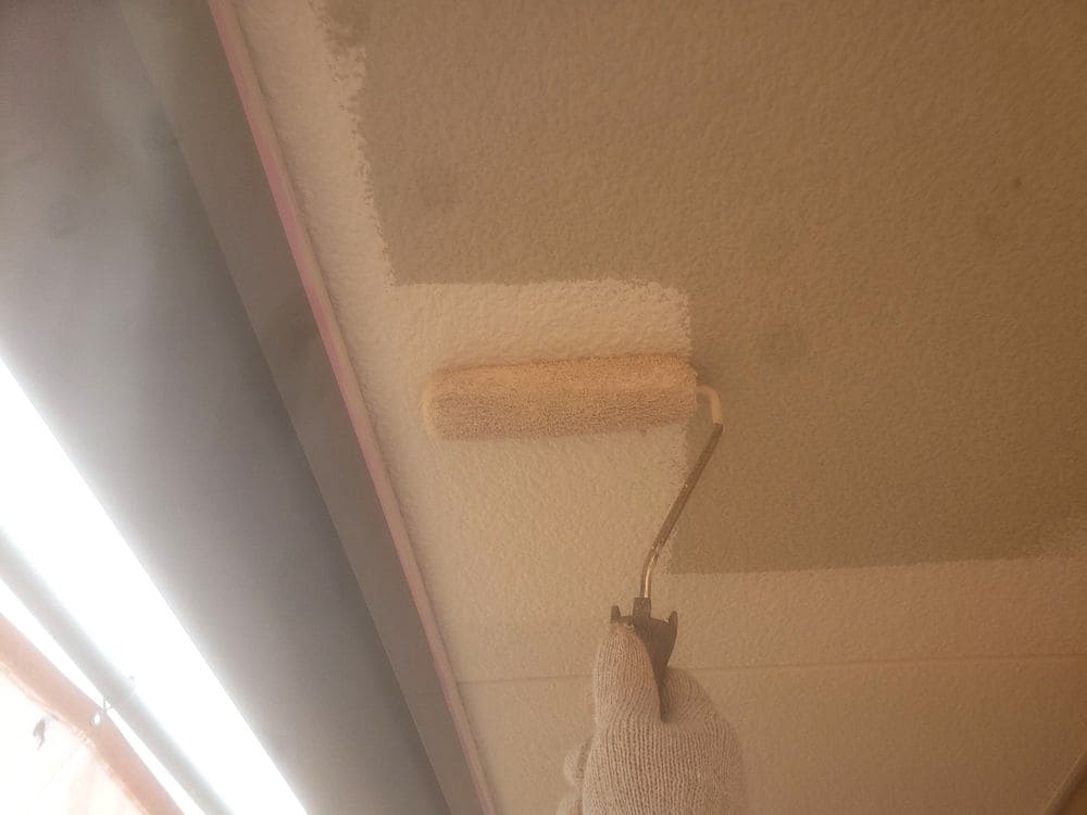 H様(鈴鹿)軒天_1回目 生駒市の外壁塗装をリペイント匠が施工した写真