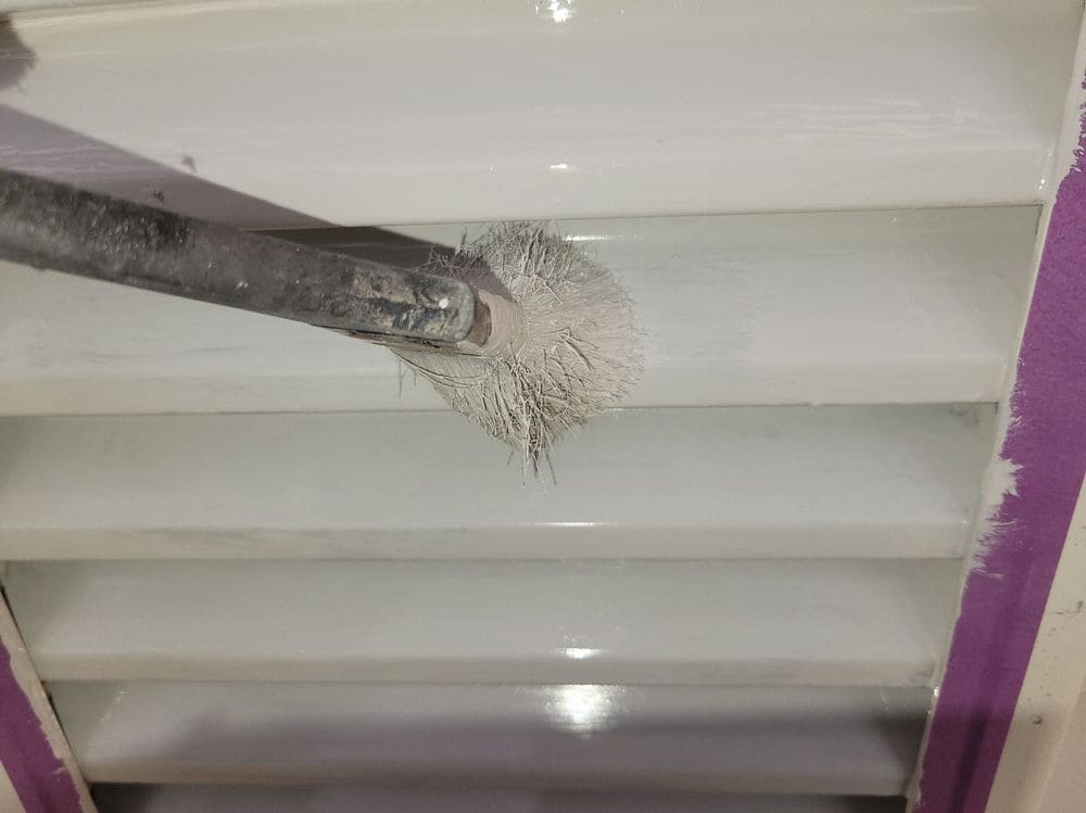 雨戸(上塗り) 橿原市の外壁・屋根塗装と防水工事をリペイント匠が施工した写真