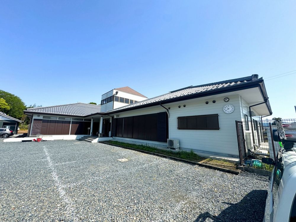 H様(奈良市員弁町)施工後_外壁全体 (2) 奈良市の外壁塗装をリペイント匠が施工した写真