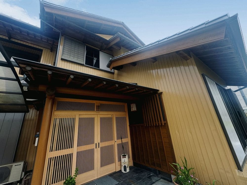 奈良市_K様_施工後_外壁全体 (2) 奈良市の外壁塗装をリペイント匠が施工した写真