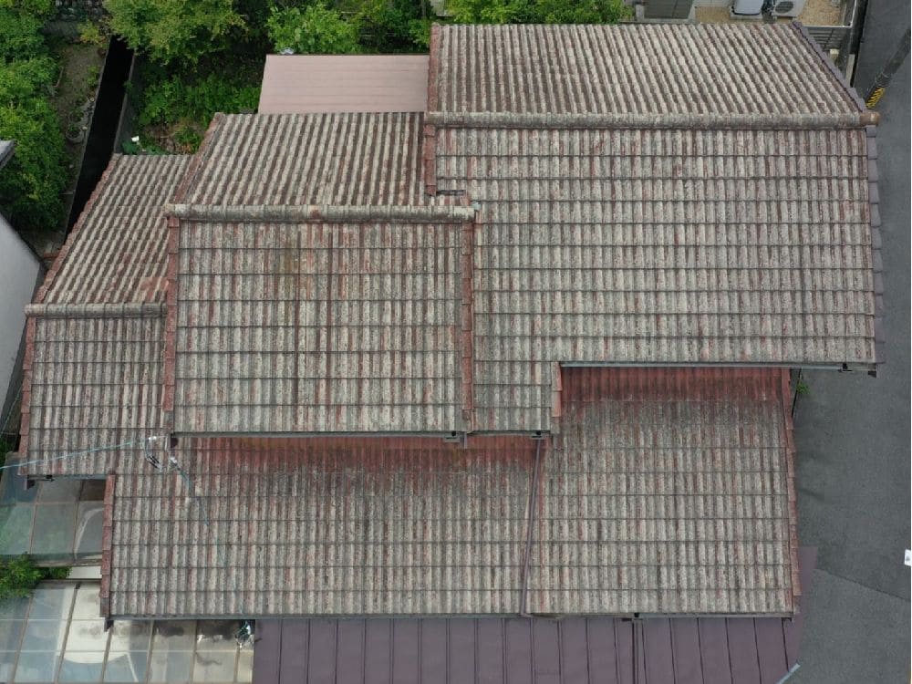 F様(津)施工前_屋根全体 奈良市の屋根塗装をリペイント匠が施工した写真