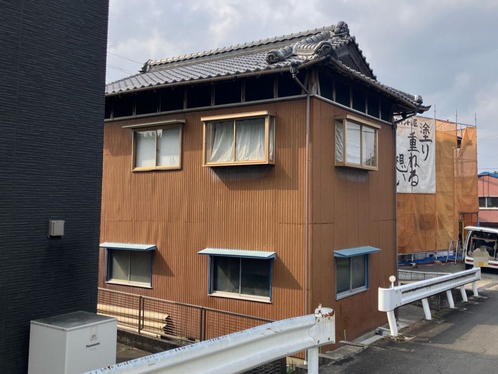 I様(奈良市)施工前_外壁全体 (3) 奈良市の外壁塗装をリペイント匠が施工した写真
