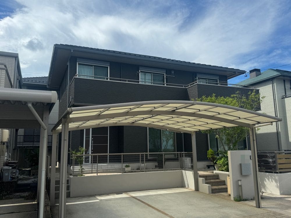 U様(三重郡奈良市)施工後_外壁全体 (2) 三重郡奈良市の外壁塗装をリペイント匠が施工した写真