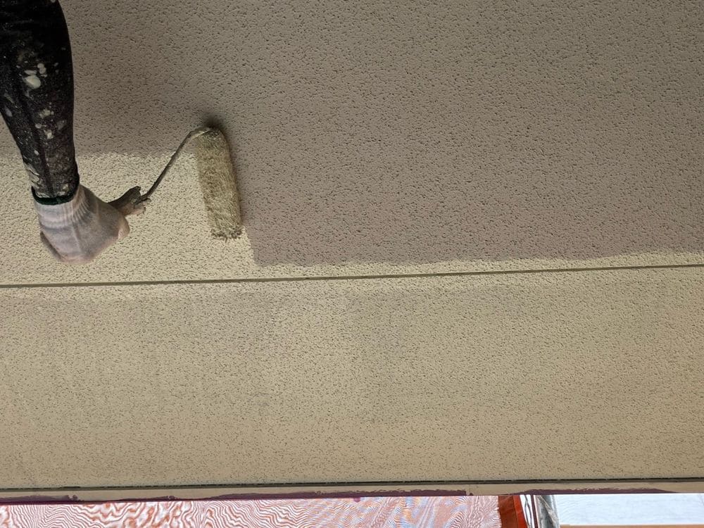 A様(奈良市)軒天_1回目 奈良市の外壁塗装、屋根塗装をリペイント匠が施工した写真