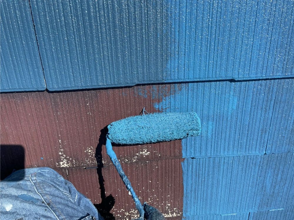 生駒市の屋根塗装をリペイント匠が施工した写真