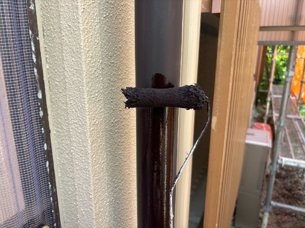 K様(津)樋(中塗り) 奈良市の外壁塗装をリペイント匠が施工した写真