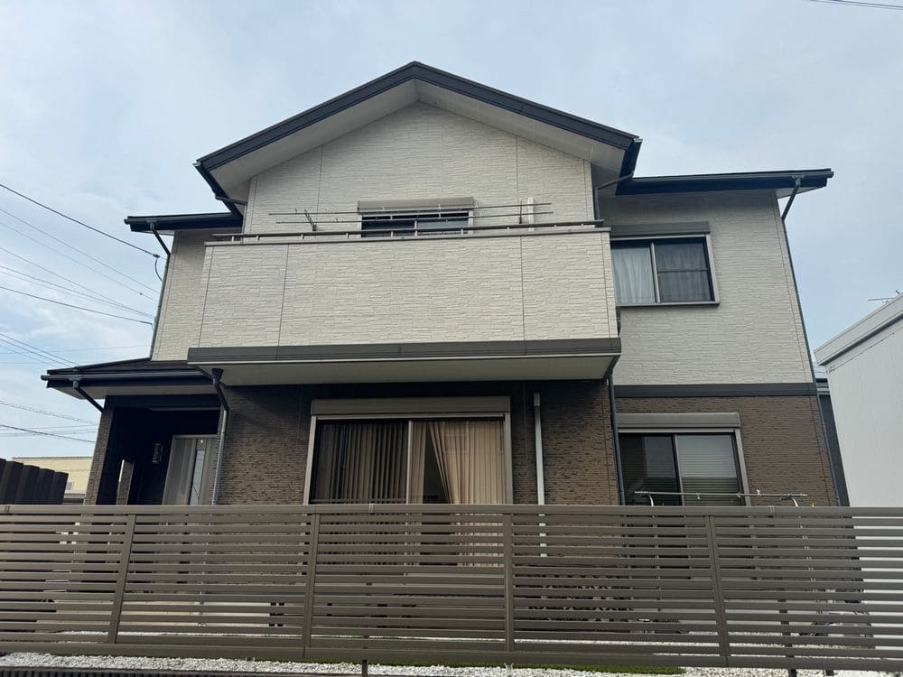 K様(奈良市員弁町)_施工前_外壁全体 奈良市の外壁塗装、屋根塗装、防水工事をリペイント匠が施工した写真