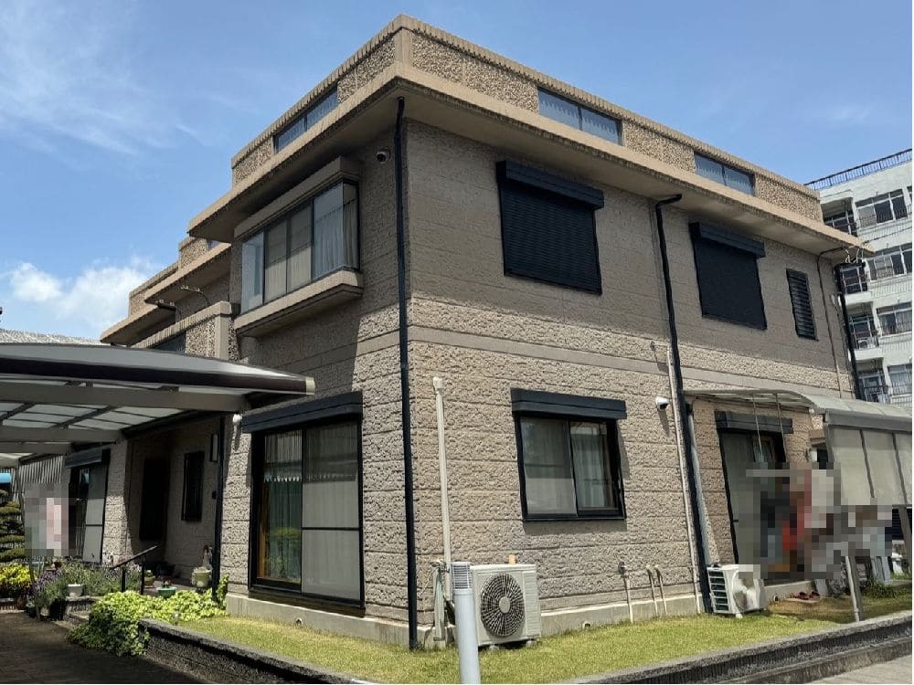 H様(四日市)施工前_外壁全体 (2) 奈良市の外壁塗装、防水工事をリペイント匠が施工した写真