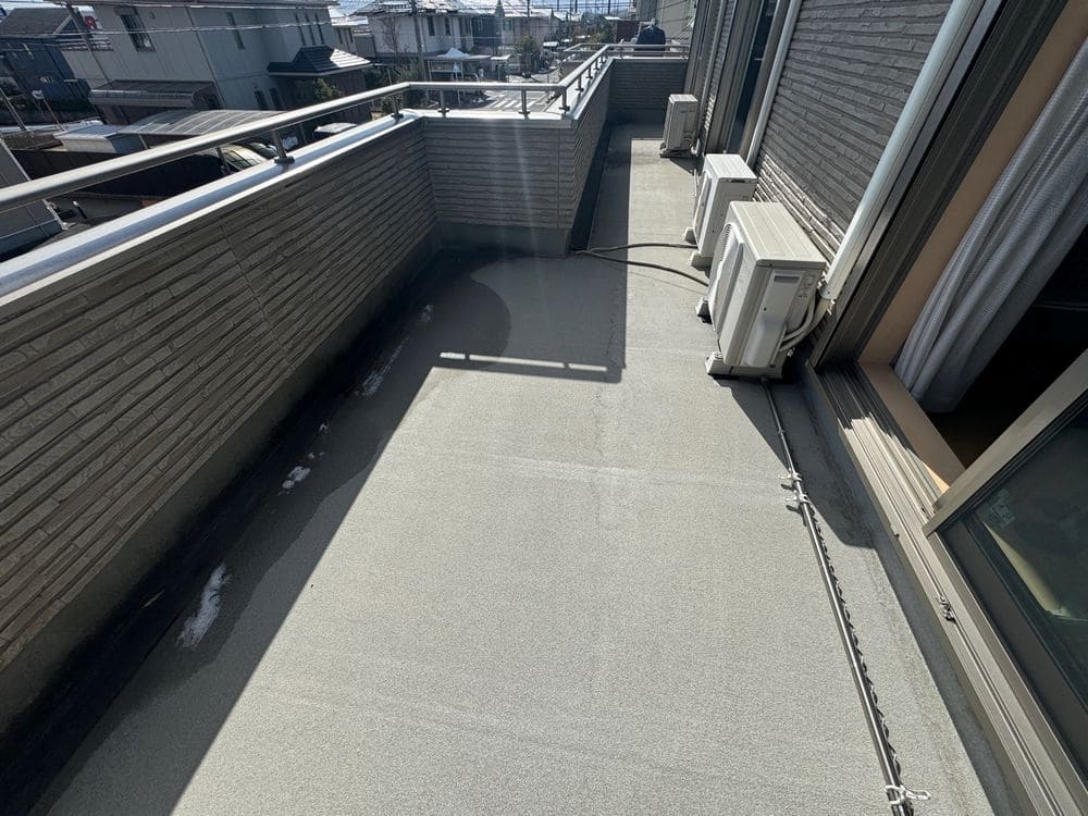 U様(三重郡奈良市)防水(施工前) 三重郡奈良市の防水工事をリペイント匠が施工した写真