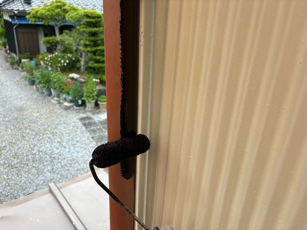 F様(奈良市藤原町)樋(中塗り) 奈良市の外壁塗装、屋根塗装をリペイント匠が施工した写真