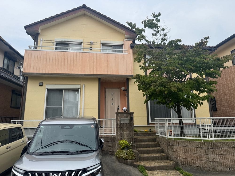 奈良市の外壁塗装、屋根塗装、防水工事をリペイント匠が施工した写真