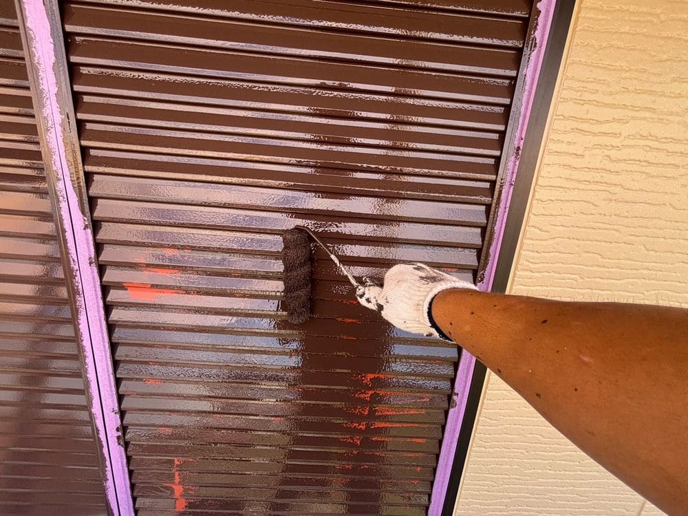 O様(生駒市)雨戸_2回目 生駒市の外壁・屋根塗装をリペイント匠が施工した写真