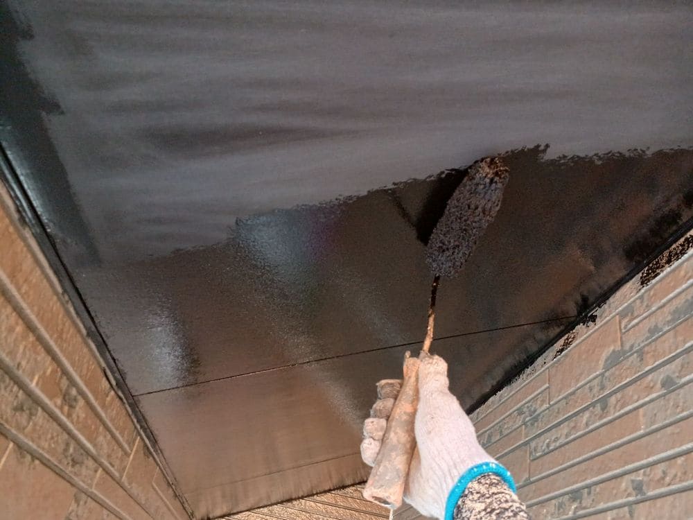 K様(奈良市北勢町)軒天(中塗り) 奈良市の外壁塗装、防水工事をリペイント匠が施工した写真