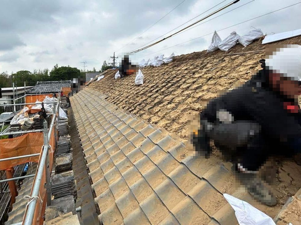 I様_亀山_大工工事_葺き替え時下地撤去2 生駒市の屋根工事をリペイント匠が施工した写真