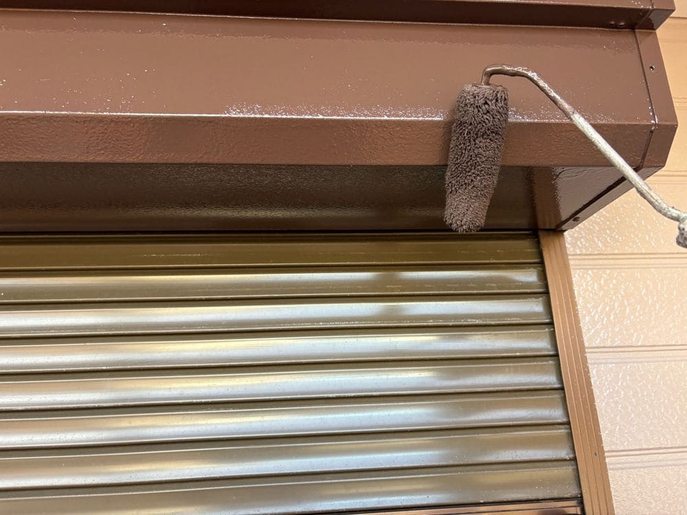 S様(奈良市)シャッターボックス(上塗り) 奈良市の外壁塗装、屋根塗装、防水工事をリペイント匠が施工した写真
