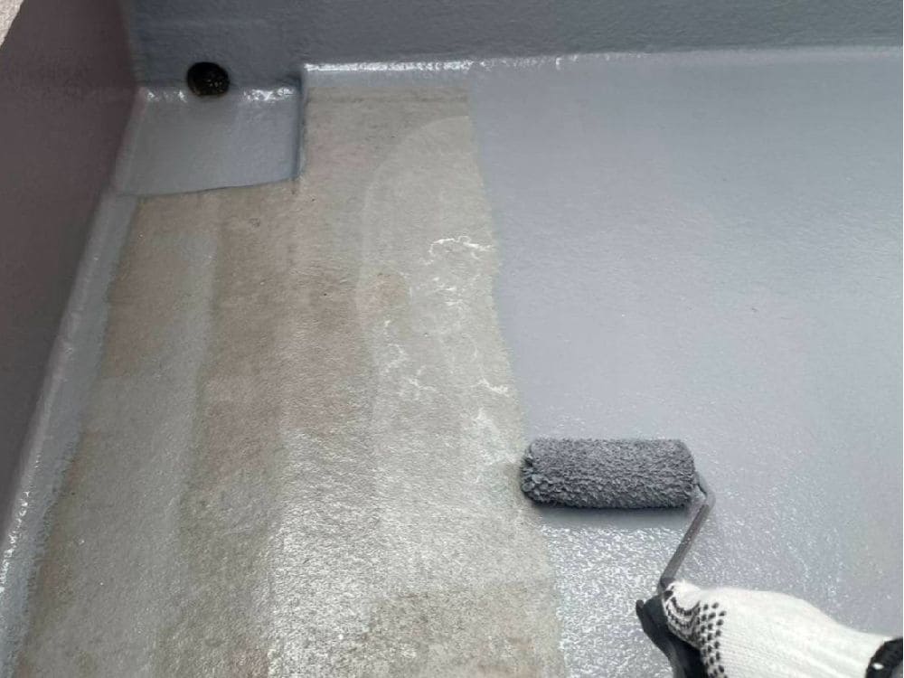 K様(津)防水(一層目) 奈良市の外壁塗装、屋根塗装、防水工事をリペイント匠が施工した写真
