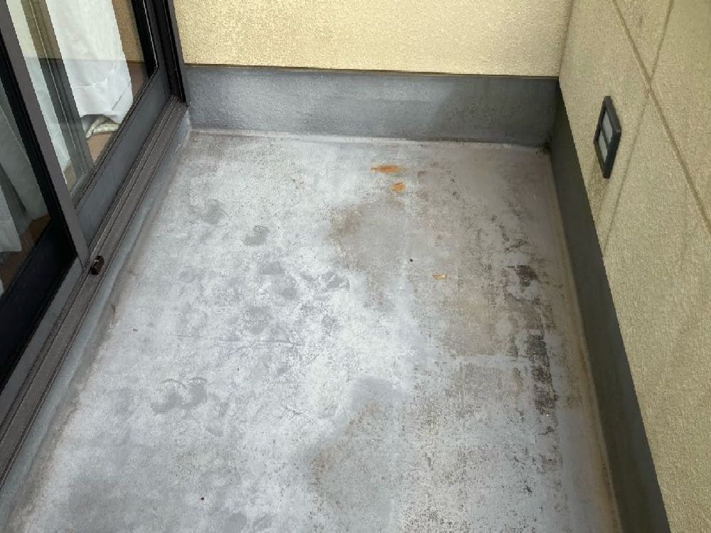 K様(津)防水(施工前) 奈良市の外壁塗装、屋根塗装、防水工事をリペイント匠が施工した写真