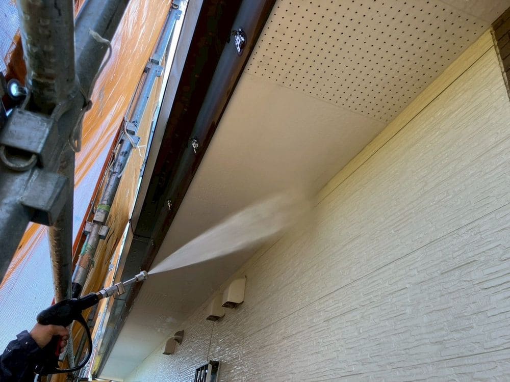 高圧洗浄(外壁) 生駒市で外壁塗装をリペイント匠が施工した写真
