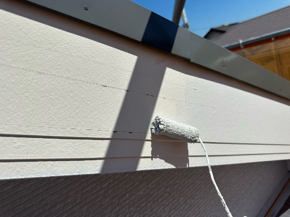 S様(津)破風(中塗り) 奈良市の外壁塗装、屋根塗装をリペイント匠が施工した写真