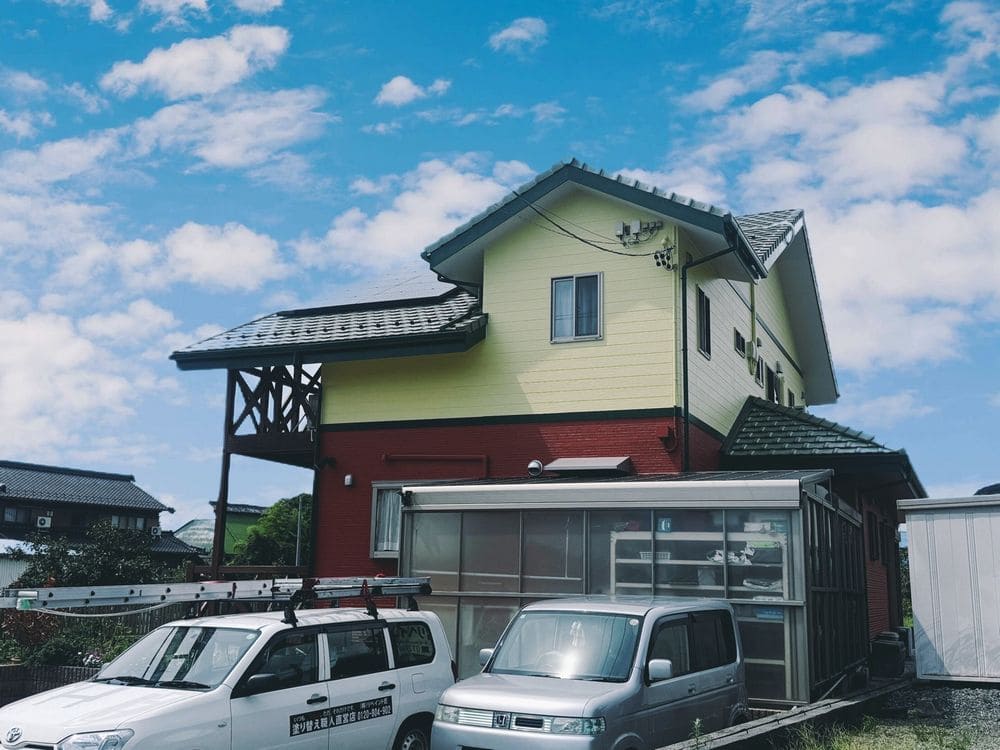 I様(奈良市員弁町)施工後_外壁全体 (2) 奈良市の外壁塗装をリペイント匠が施工した写真