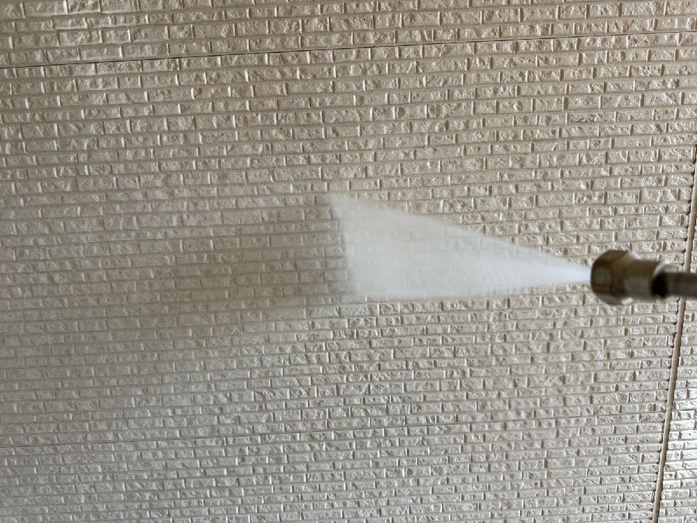 S様(津)高圧洗浄(外壁) (3) 奈良市の外壁塗装、屋根塗装をリペイント匠が施工した写真