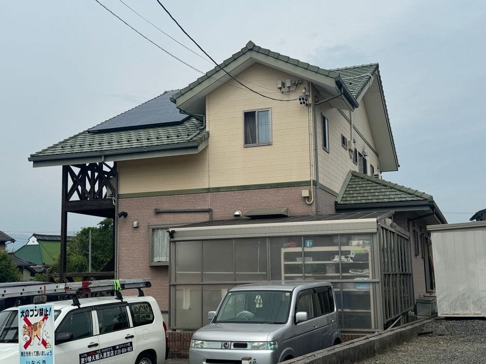 I様(奈良市員弁町)施工前_外壁全体 (1) 奈良市の外壁塗装をリペイント匠が施工した写真