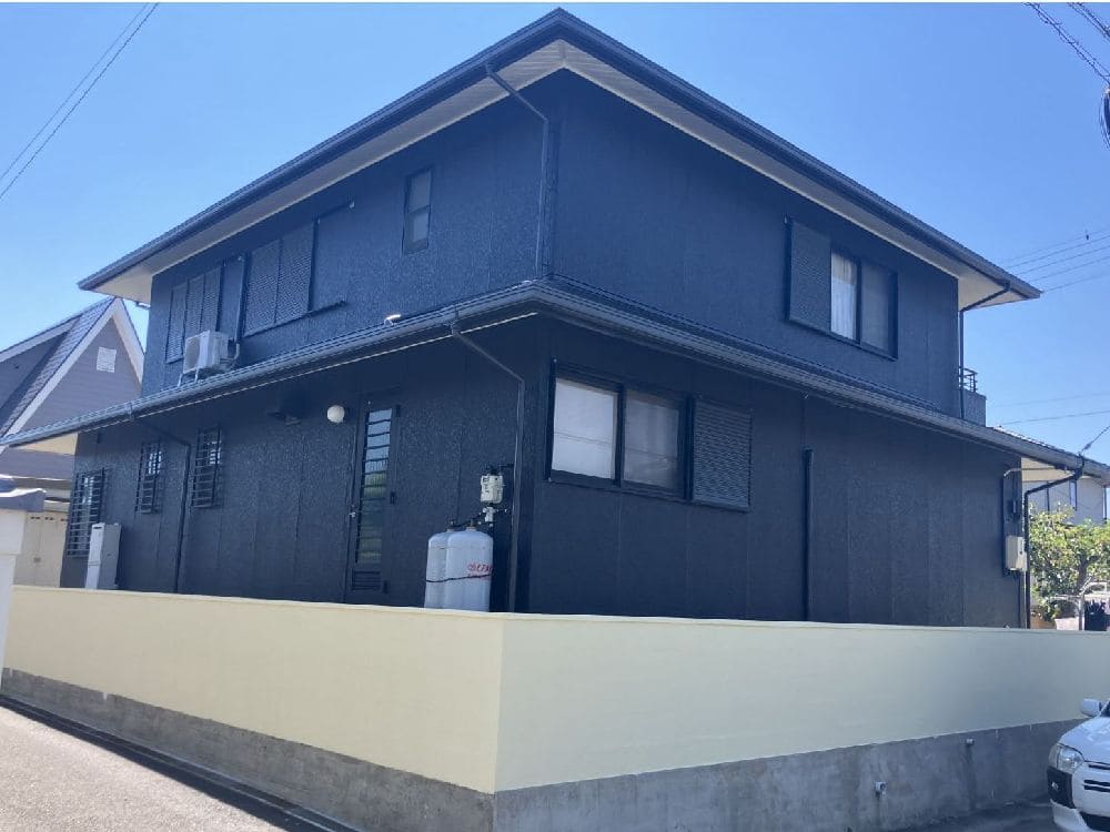 O様(津)施工後_外壁全体 (3) 奈良市の外壁塗装、屋根塗装をリペイント匠が施工した写真