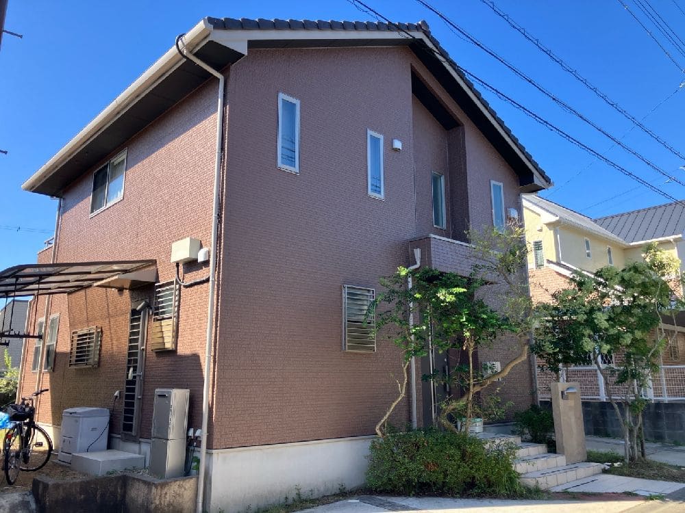 A様(津)施工後_外壁全体 (1) 奈良市の外壁塗装、防水工事をリペイント匠が施工した写真