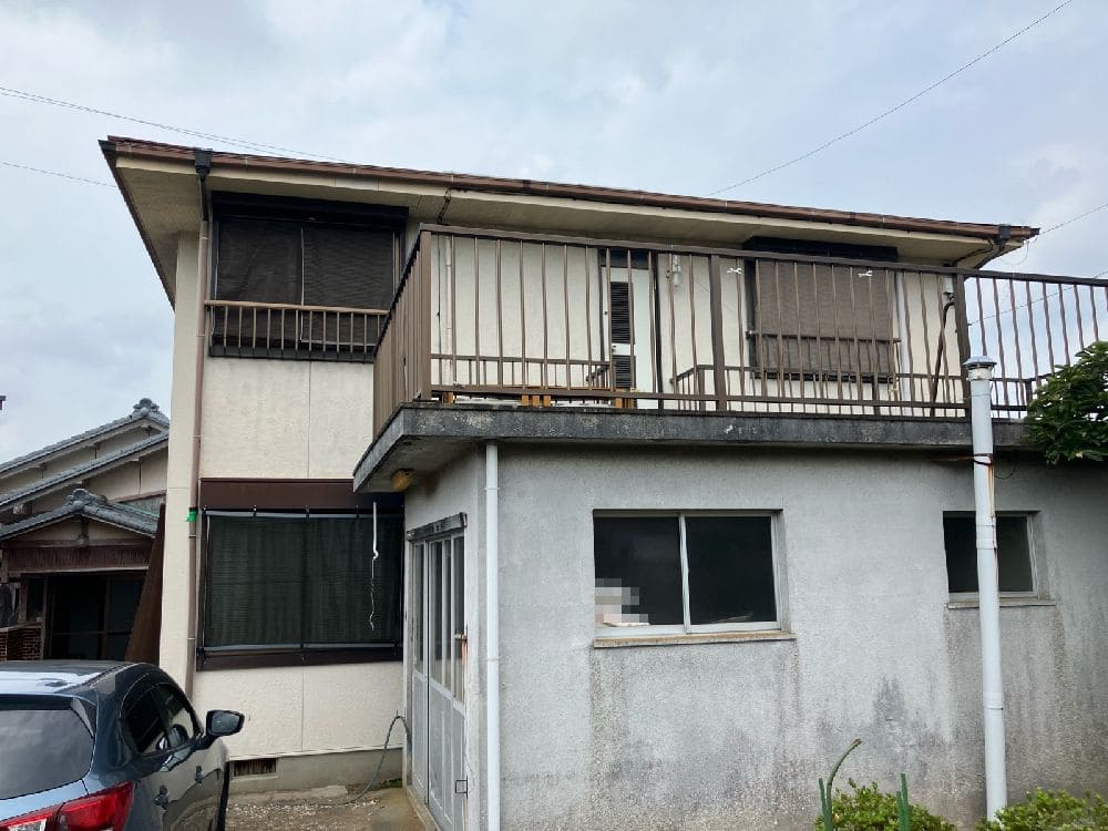 U様(志摩)施工前_外壁全体 (2) 奈良市の外壁塗装、屋根塗装をリペイント匠が施工した写真