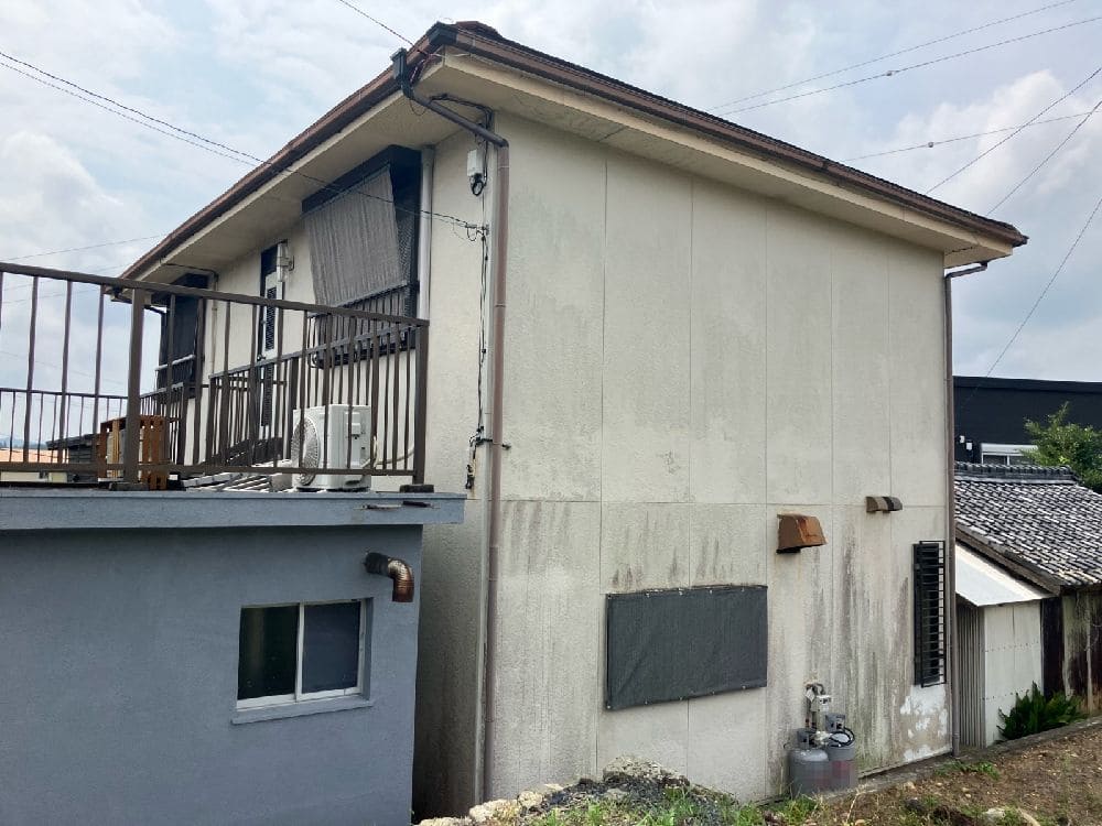 U様(志摩)施工前_外壁全体 (3) 奈良市の外壁塗装、屋根塗装をリペイント匠が施工した写真