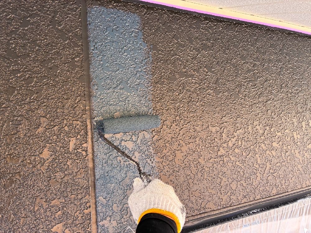 O様(津)外壁(上塗り1) (3) 奈良市の外壁塗装、屋根塗装をリペイント匠が施工した写真