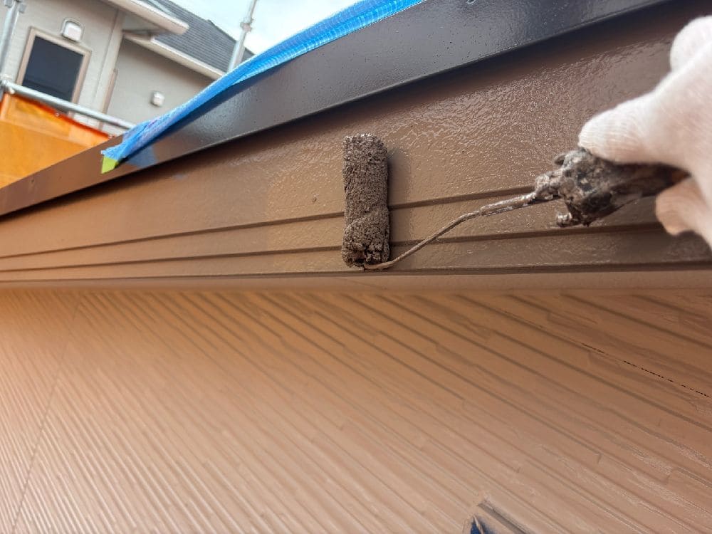 H様(津)破風(上塗り) 奈良市の外壁塗装、屋根塗装、防水工事をリペイント匠が施工した写真