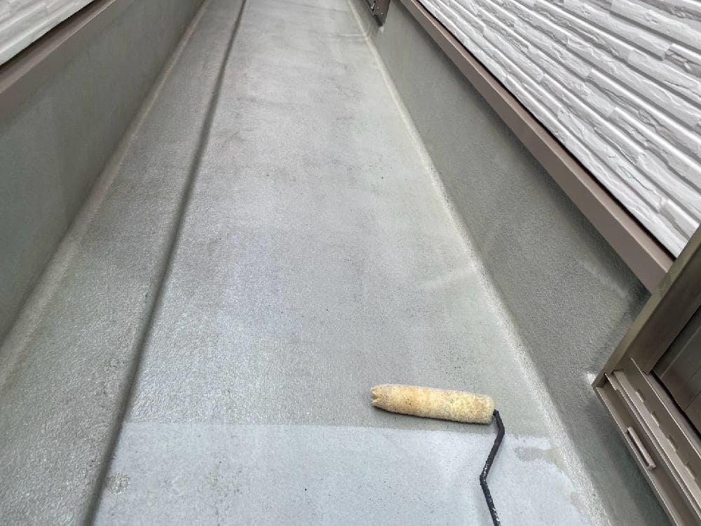 H様(津)防水(プライマー) (3) 奈良市の外壁塗装、屋根塗装、防水工事をリペイント匠が施工した写真