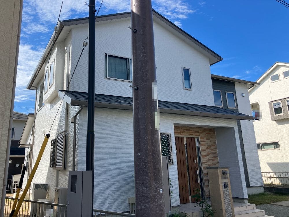 H様(津)施工後_外壁全体 (2) 奈良市の外壁塗装、屋根塗装、防水工事をリペイント匠が施工した写真