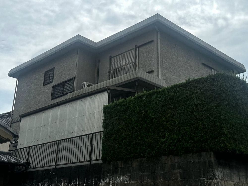 F様(奈良市三滝台)_施工前_外壁全体 (3) 奈良市の外壁塗装、屋根塗装をリペイント匠が施工した写真