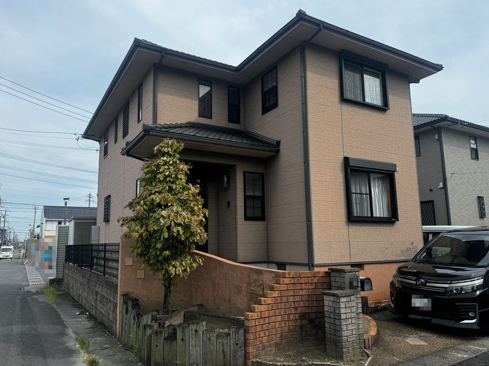 Y様(奈良市日永西)施工前_外壁全体 (2) 奈良市の外壁塗装、防水工事をリペイント匠が施工した写真