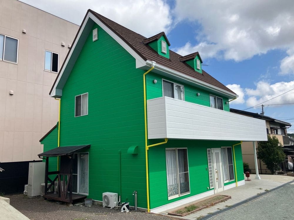 M様(奈良市久居一色町)施工後_外壁全体 奈良市の外壁塗装、屋根工事をリペイント匠が施工した写真