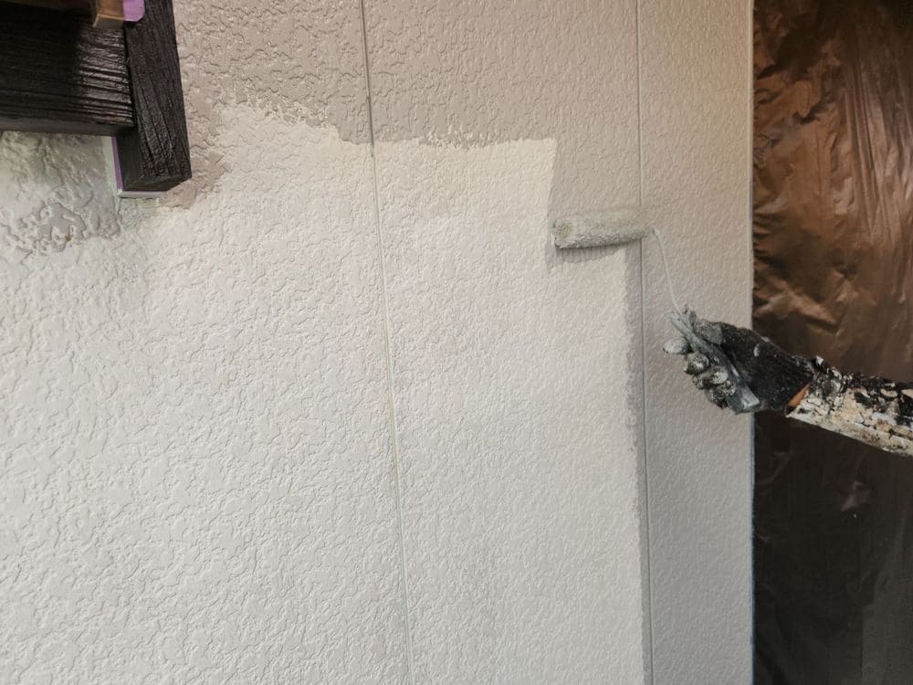 S様(生駒市)外壁‗中塗り 生駒市で外壁・屋根塗装をリペイント匠が施工した写真