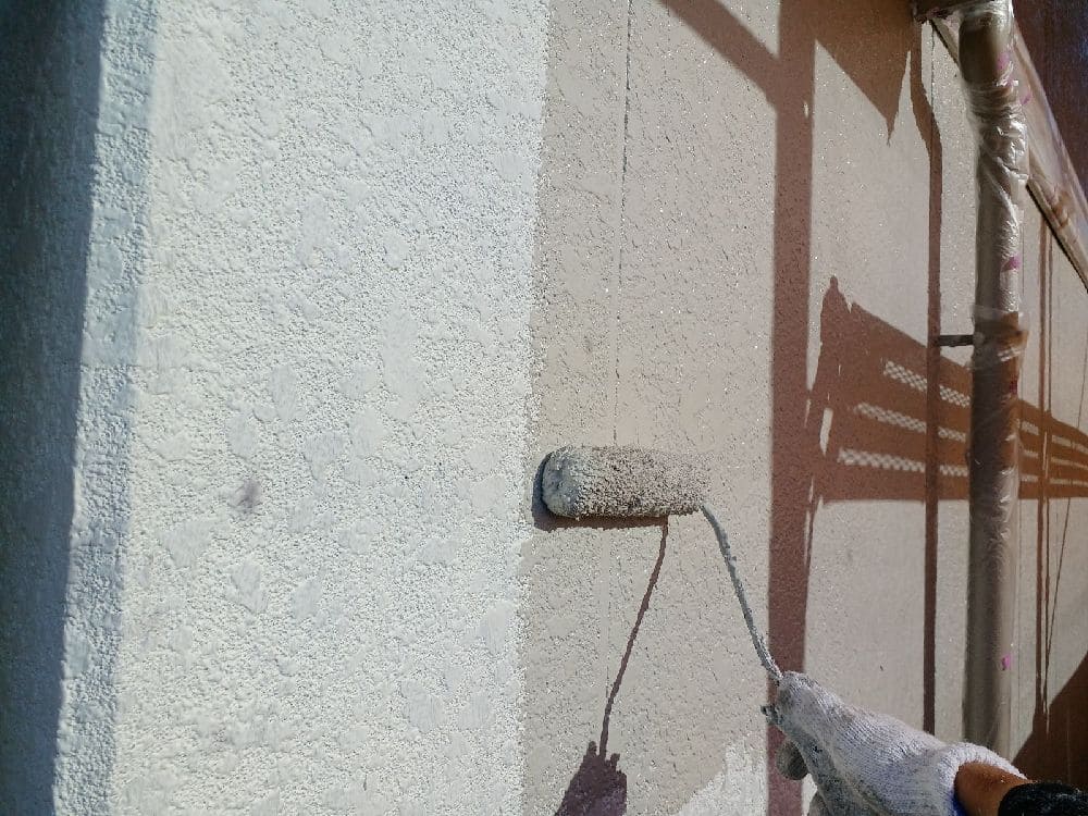 F様(四日市)外壁(中塗り2) 奈良市の外壁塗装、屋根塗装をリペイント匠が施工した写真