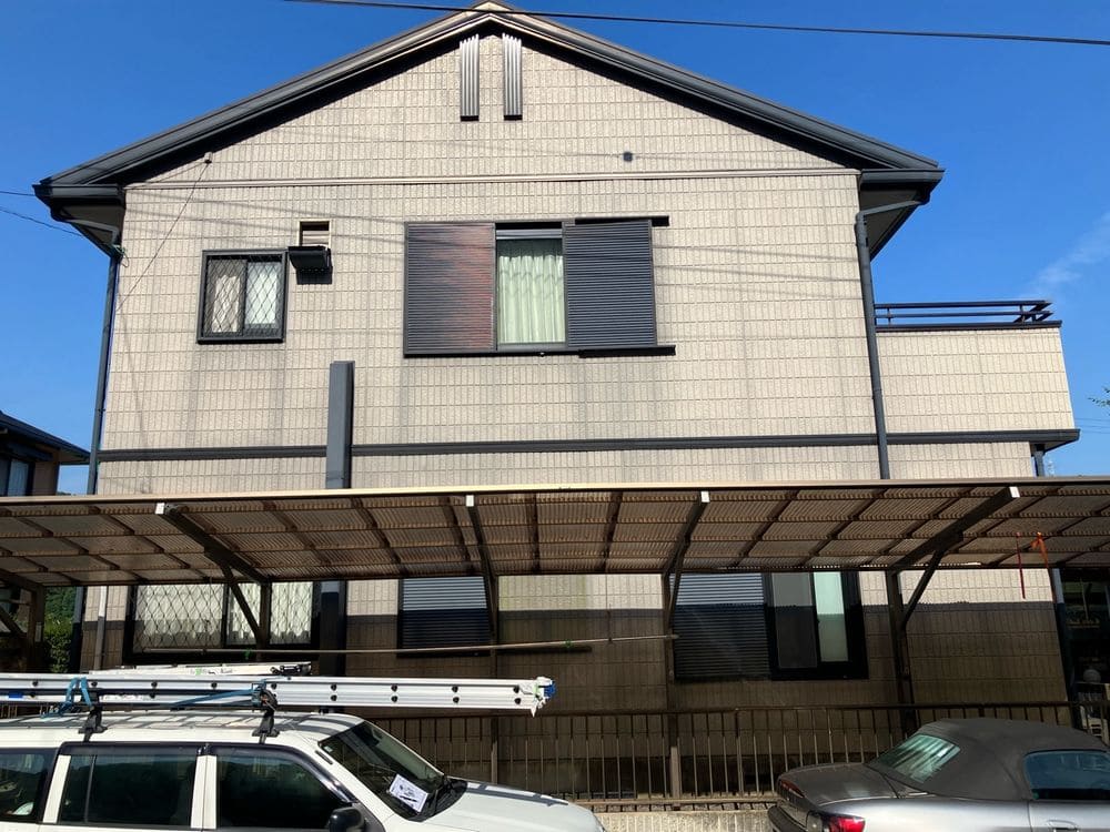 M様(生駒市加太梶ヶ坂)_施工前_外壁全体 生駒市の外壁塗装、屋根塗装をリペイント匠が施工した写真